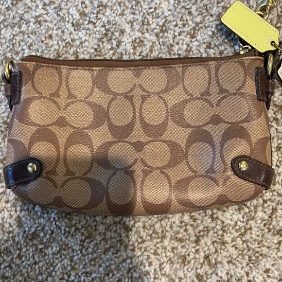 Coach wristlet - Picture 3 of 5